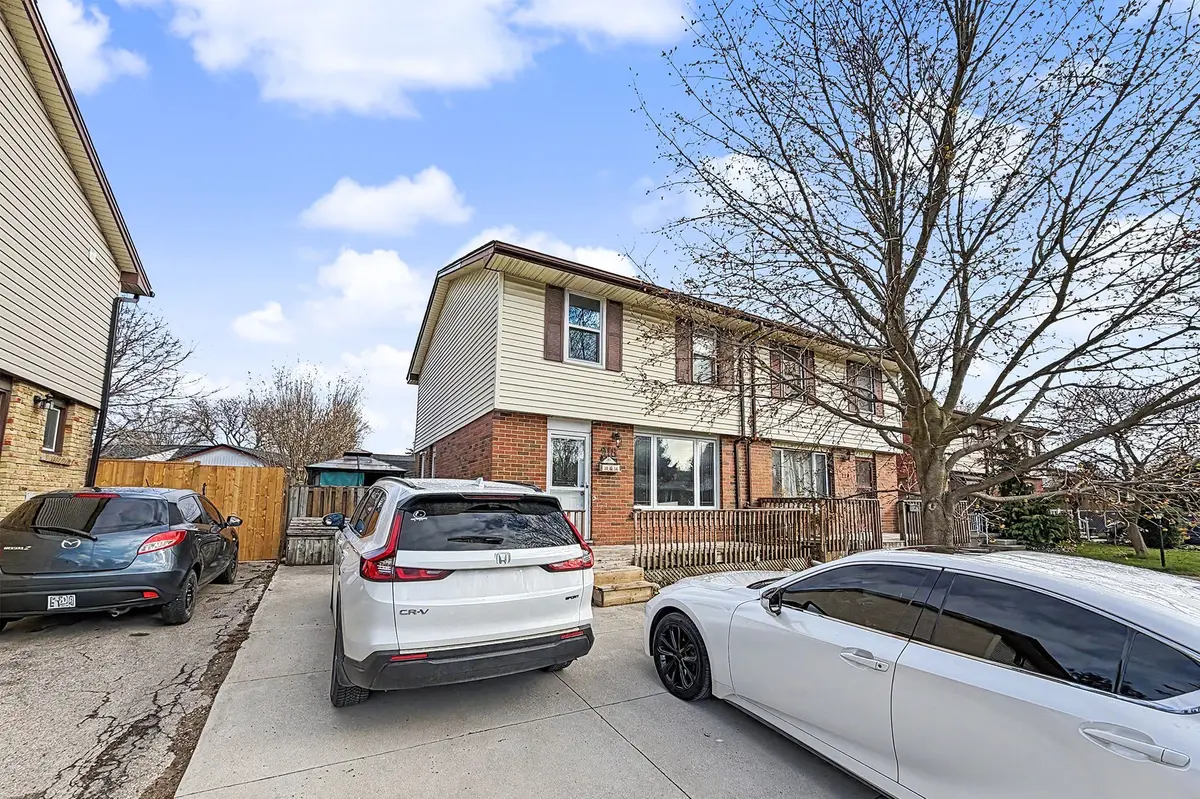 218 Admiral DR, London East, ON N5V 1H8