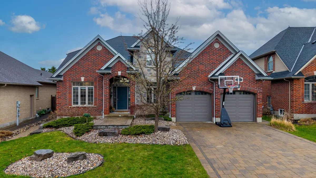 2114 Riverbend RD, London South, ON N6K 0A3