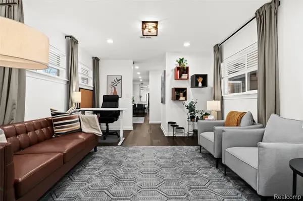 2566 Harrington RD, Rochester Hills, MI 48307