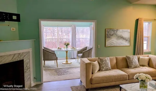 1137 Abbey CT, Westland, MI 48185