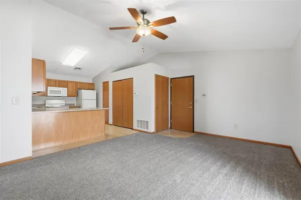 1355 N Jones Blvd #5, North Liberty, IA 52317