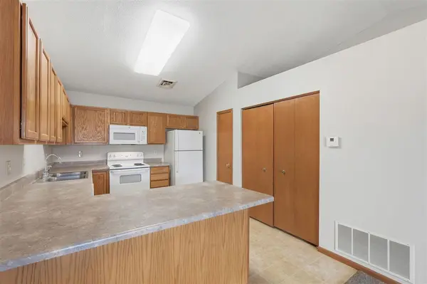 1355 N Jones Blvd #5, North Liberty, IA 52317