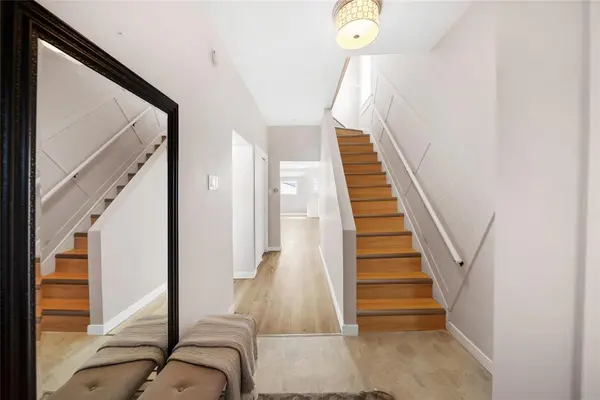 252 Horace ST, Winnipeg, MB R2H 0W6