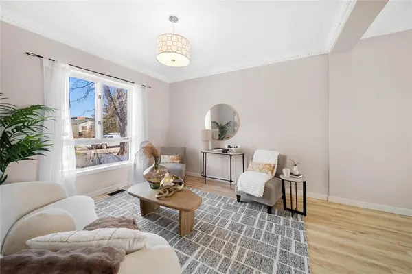 252 Horace ST, Winnipeg, MB R2H 0W6