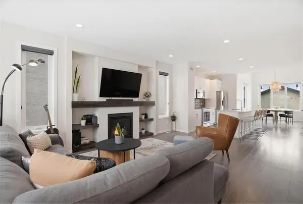 52 Crimson WAY, Winnipeg, MB R3X 0M7