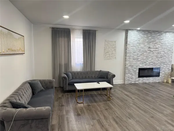 15794 Nader CT CT, Clinton Charter Township, MI 48038