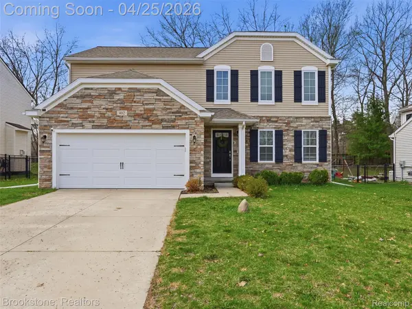402 Ridgewood DR, Brandon Charter Township, MI 48462