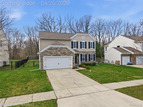 402 Ridgewood DR, Brandon Charter Township, MI 48462