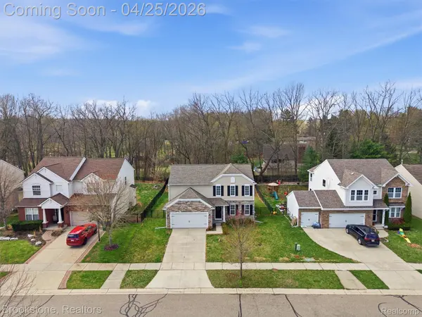402 Ridgewood DR, Brandon Charter Township, MI 48462