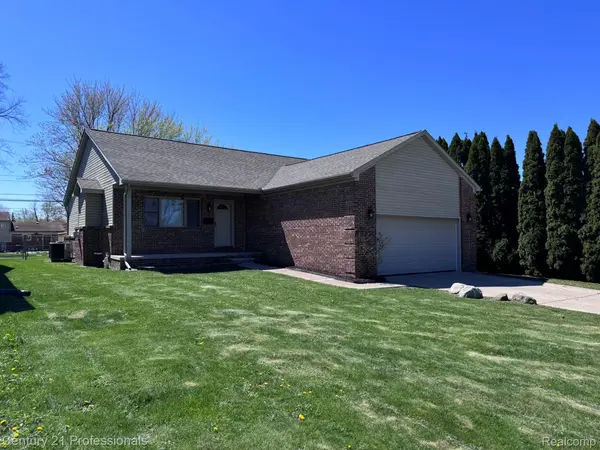 31495 Cambridge ST, Garden City, MI 48135