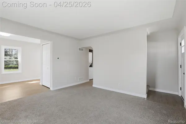 33451 Brown ST, Garden City, MI 48135