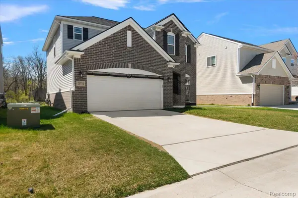 20714 Frisco DR, Clinton Charter Township, MI 48038
