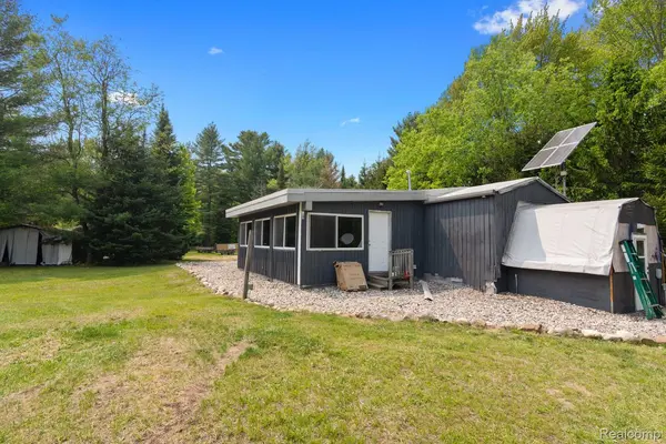 5960 N Trail SE, Orange Township, MI 49646