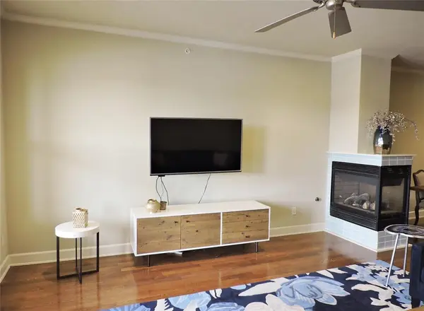 2800 Sandage Avenue #303, Fort Worth, TX 76109