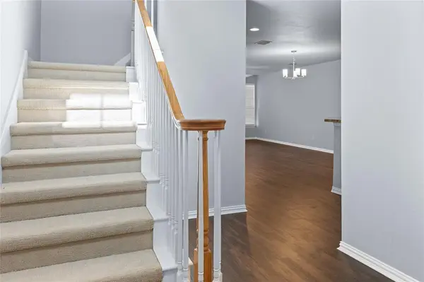 1825 Brookview Drive, Carrollton, TX 75007