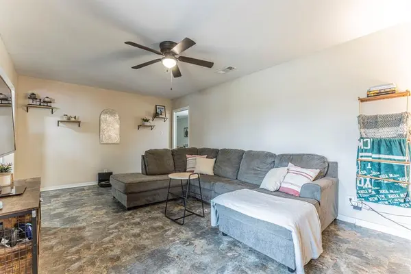 314 S Rita Street, Lacy Lakeview, TX 76705