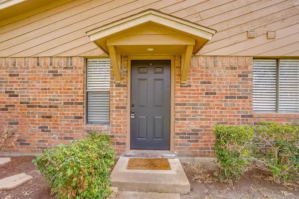 5638 Cedar Creek Drive, Benbrook, TX 76109