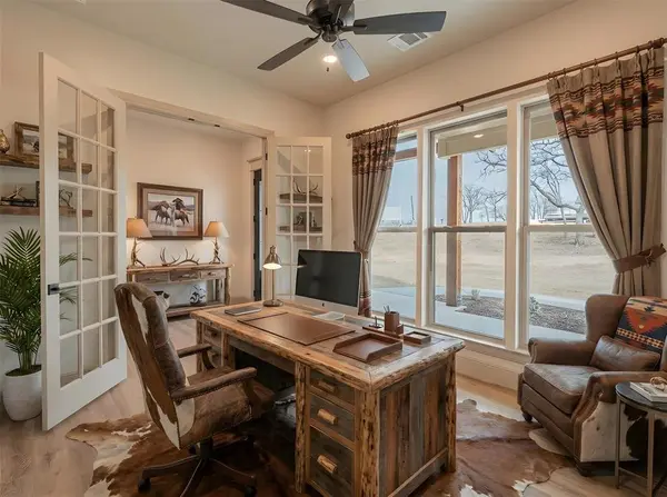 190 County Road 3451, Paradise, TX 76073