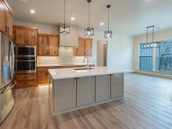 190 County Road 3451, Paradise, TX 76073