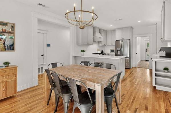 835 S Edgefield Avenue, Dallas, TX 75208