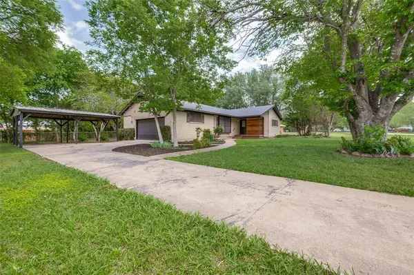 1533 E Springcrest Circle, Lancaster, TX 75134