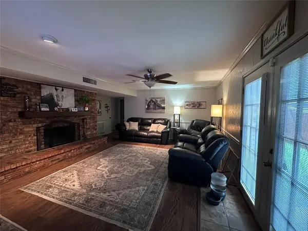 6330 Mccartney Lane, Garland, TX 75043