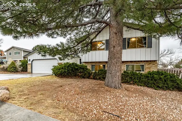 2925 Garmish PL, Colorado Springs, CO 80918