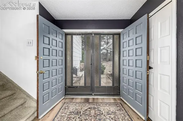 2925 Garmish PL, Colorado Springs, CO 80918