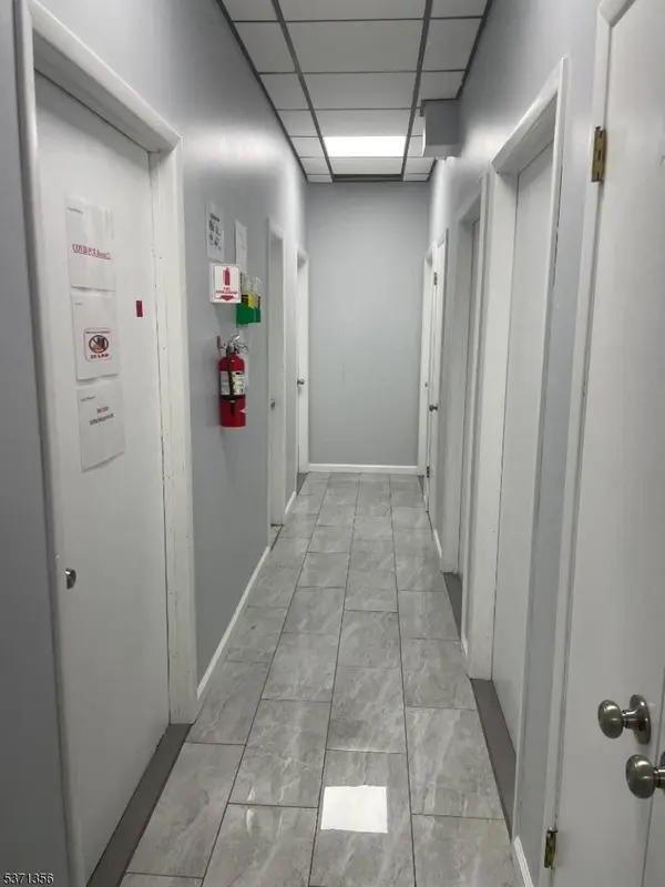 702 N Broad St, Elizabeth City, NJ 07208