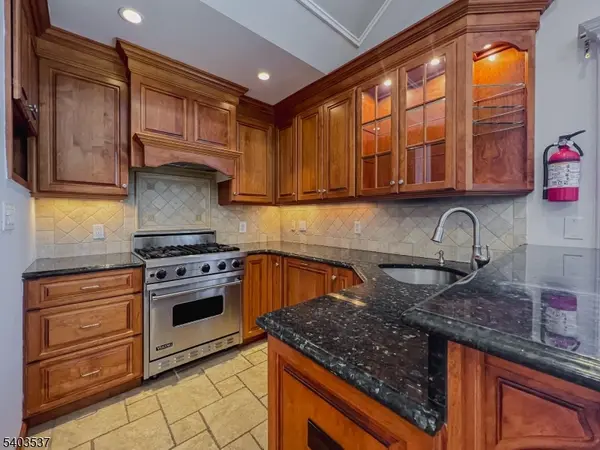 91 Cutler St #2, Clifton City, NJ 07011