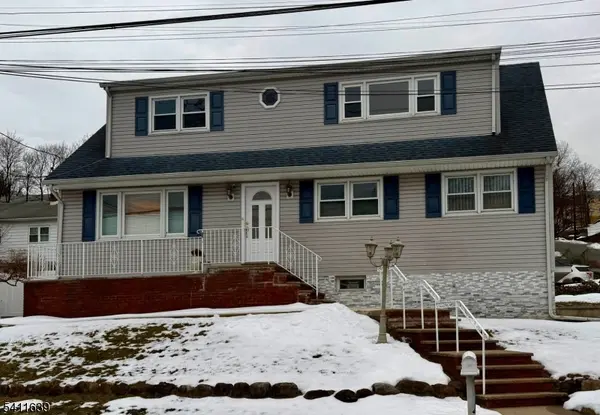 3 Sunset Dr, Woodland Park, NJ 07424