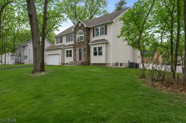 38 Avenue I, Monroe Twp., NJ 08831