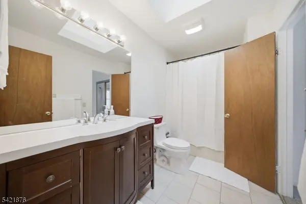 28 Village Dr, Hamburg Boro, NJ 07419