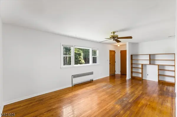 191 Lindley Ct, Andover Boro, NJ 07821