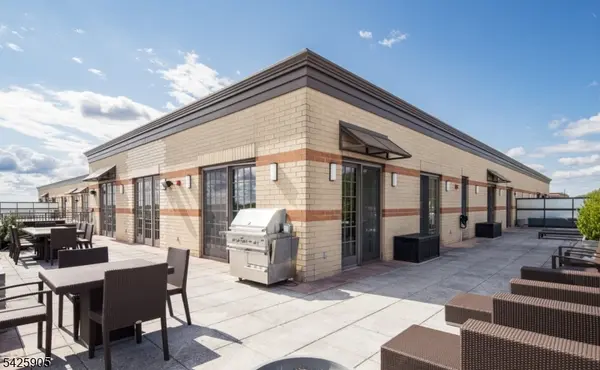 40 W Park Pl #703, Morristown Town, NJ 07960