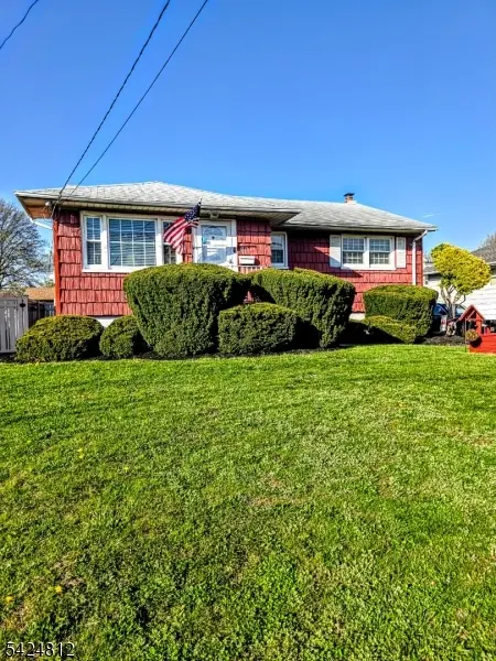 19 E 2nd St, Woodbridge Twp., NJ 07064