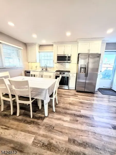 19 E 2nd St, Woodbridge Twp., NJ 07064