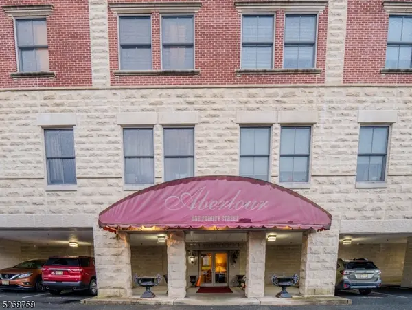 1 Trinity St #b, Newton Town, NJ 07860