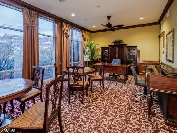 1 Trinity St #b, Newton Town, NJ 07860