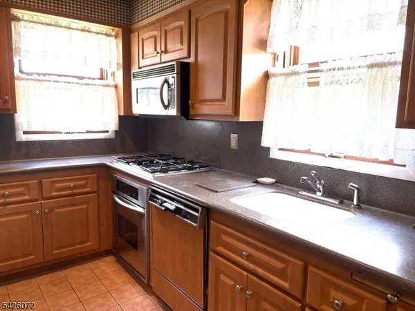 525 Forest Ave, Lyndhurst Twp., NJ 07071