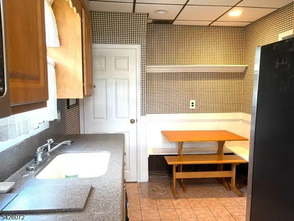 525 Forest Ave, Lyndhurst Twp., NJ 07071