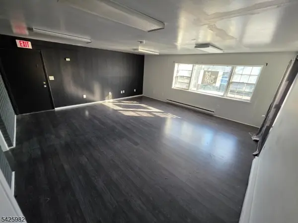 380 Somerset St, North Plainfield Boro, NJ 07060