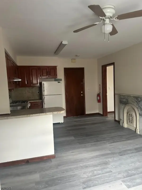 1075 E Jersey St, Elizabeth City, NJ 07201