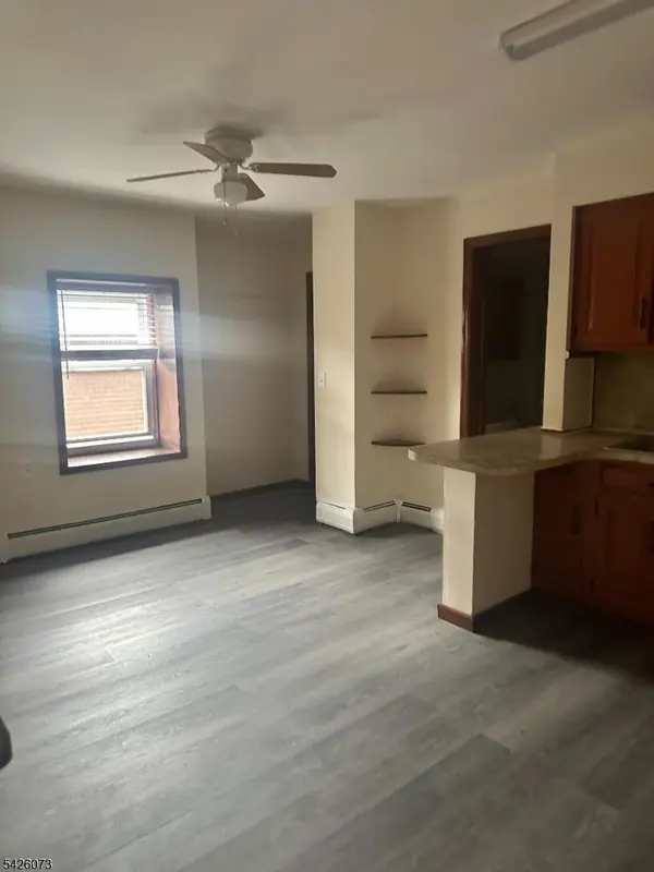 1075 E Jersey St, Elizabeth City, NJ 07201