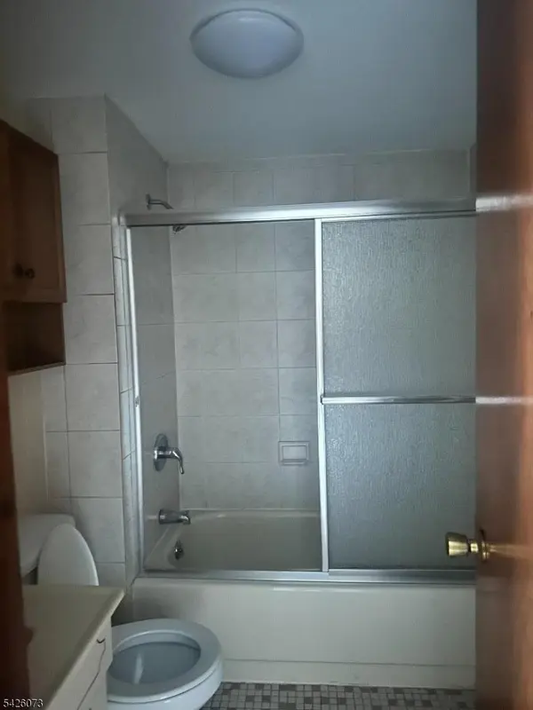 1075 E Jersey St, Elizabeth City, NJ 07201