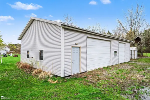 10187 Dodge RD, Montrose Twp, MI 48457