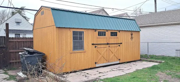 5223 Yemans ST, Hamtramck, MI 48212