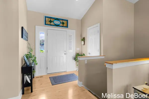 5469 Stevendale DR, Georgetown Twp, MI 49426