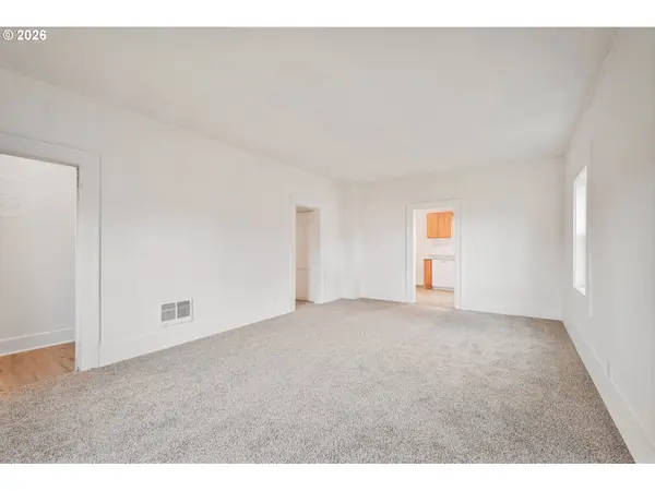 320 23RD AVE, Longview, WA 98632