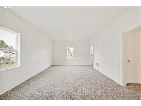 320 23RD AVE, Longview, WA 98632